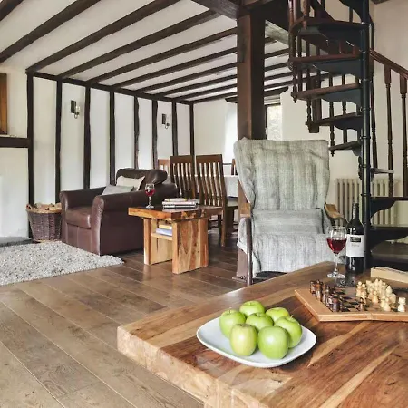 Poppy - - Pass The Keys Holiday home